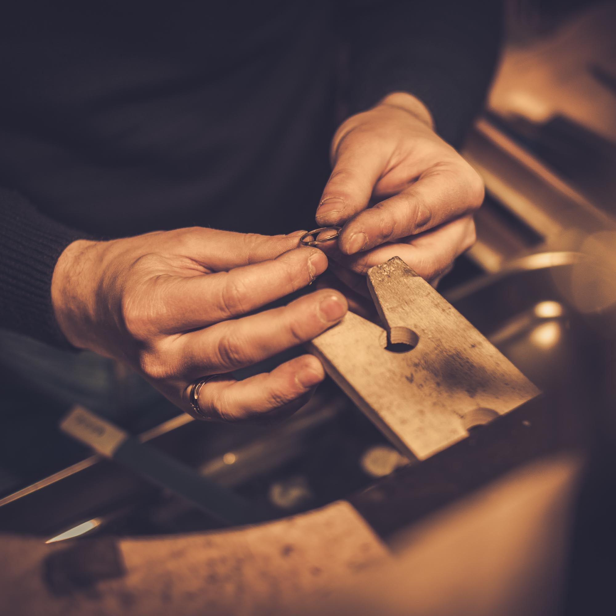 Handmade Jewellery: Pros and Cons